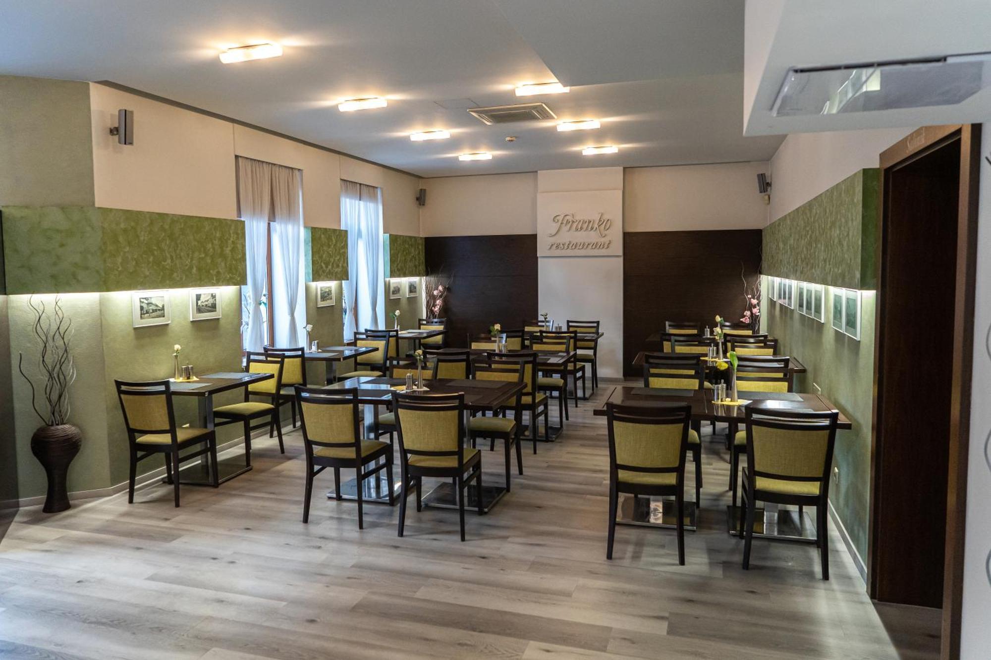 Franko Hotel Зволен Экстерьер фото