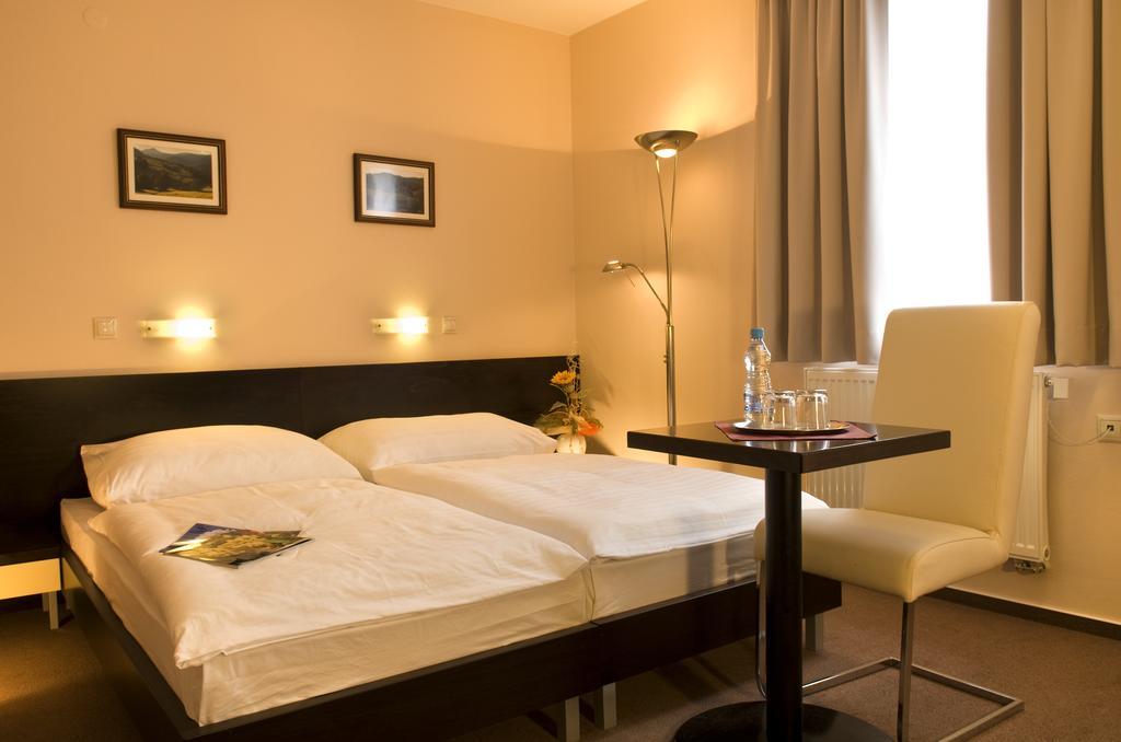 Franko Hotel Зволен Экстерьер фото